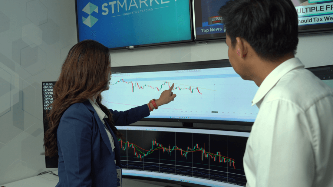 Traders learning at trading desks